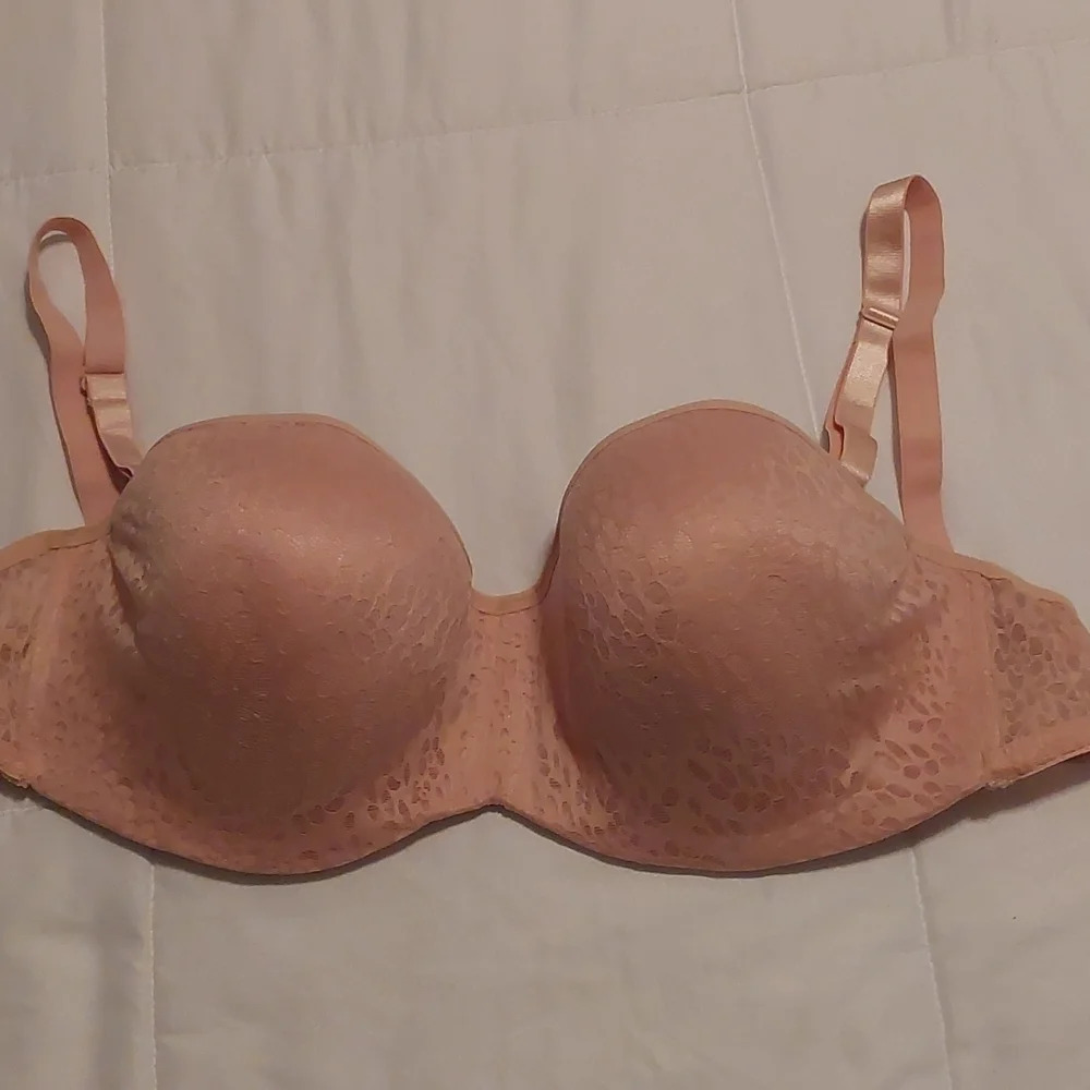 Adrienne Vittadini Studio lace plus size bra 42D in nude Soft Cup